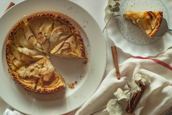 Quels sont les ingrédients pour une tarte aux mirabelles avec une pâte sablée?