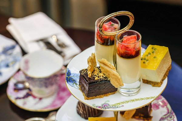 Comment optimiser l'utilisation de fruits de saison dans un menu de desserts pour un restaurant de luxe ?